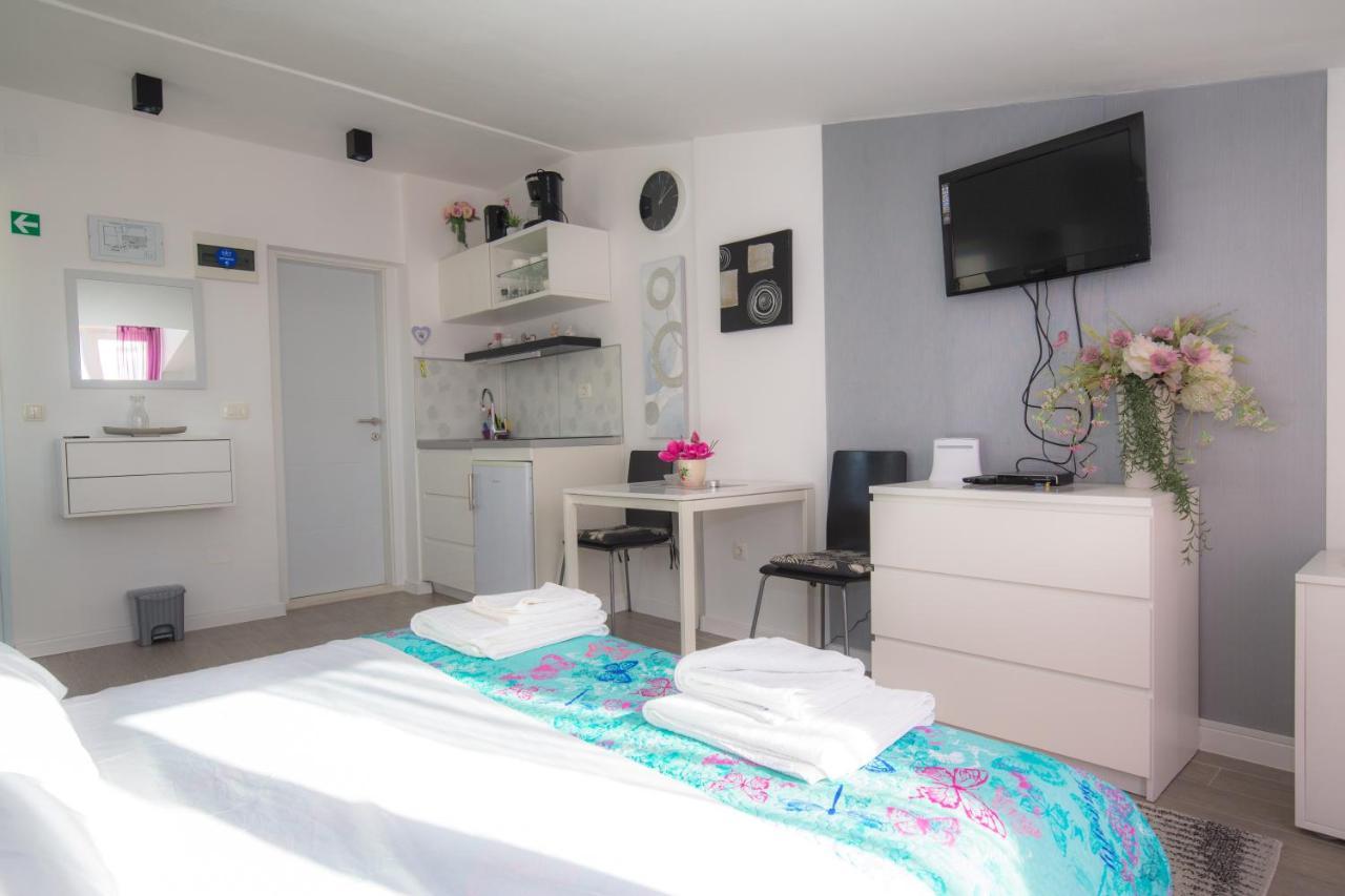 Apartmani Riva Rogoznica  Exteriér fotografie